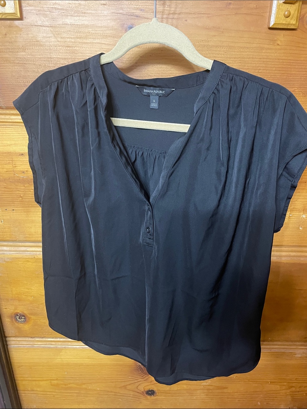 Banana Republic Black V-Neck Short Sleeve Blouse
